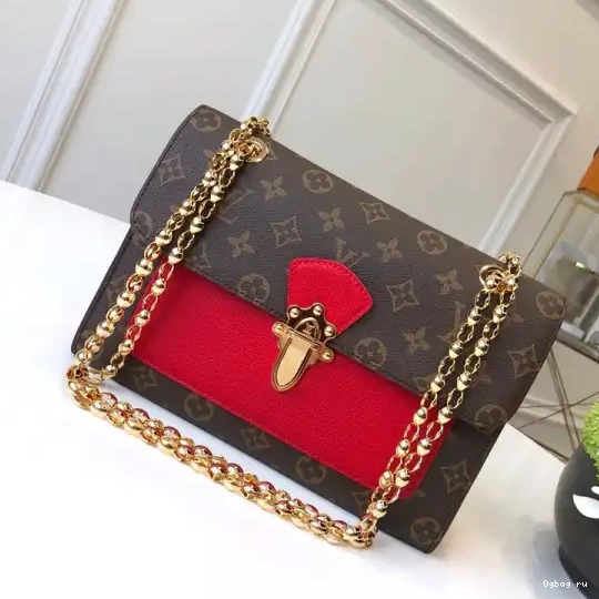 Vuitton Louis VICTOIRE 0702